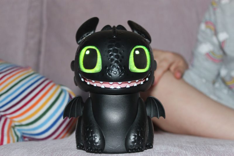 Hatching Baby Toothless Dragon review